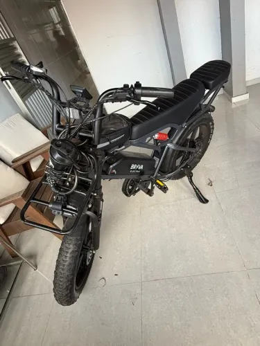 Bicicleta elétrica v20 em perfeito estado