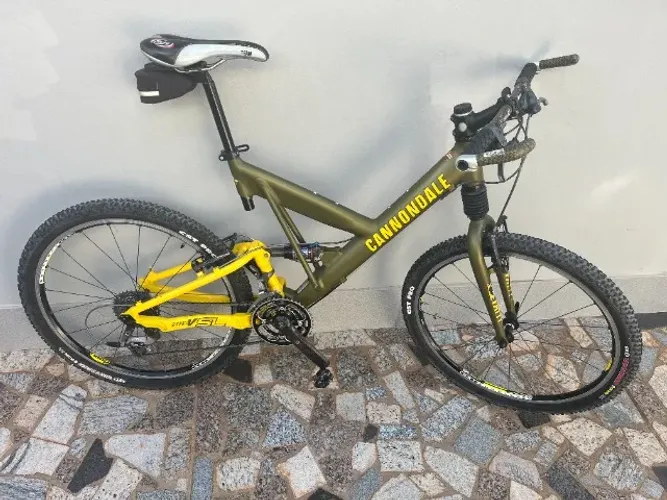 Bicicleta Cannondale Super V Full Suspension XTR componentes Carbono