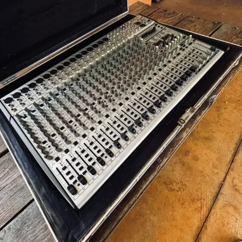 Mesa de som Behringer Eurodesk SL2442 FX-PRO