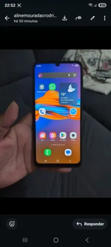 Vende se celular semi novo