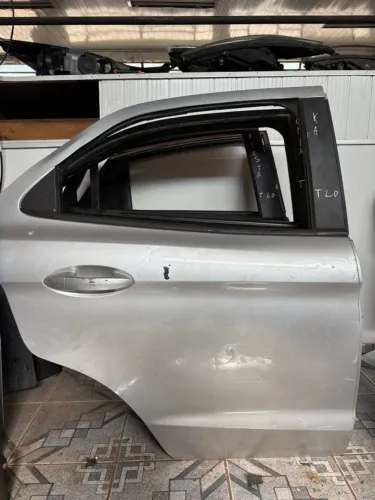 PORTA TRASEIRA DIREITA FORD KA