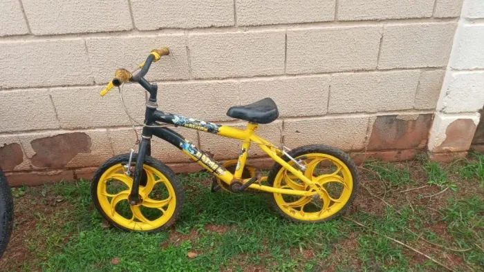 BICICLETA INFANTIL USADA - OPORTUNIDADE ÚNICA PRA VENDER HOJE!!!