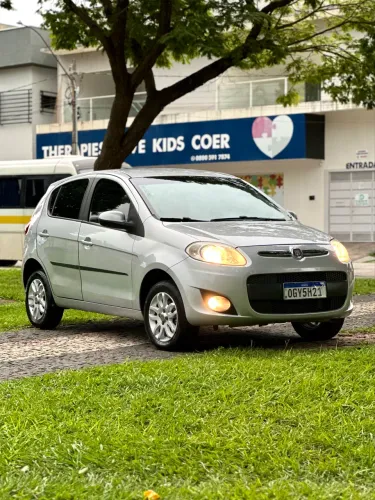 Fiat Palio Attractive 1.0 EVO Fire Flex 8V 5P 2012