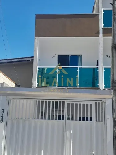 Sobrado á venda com 2 suítes bairro Tabuleiro em Camboriú SC