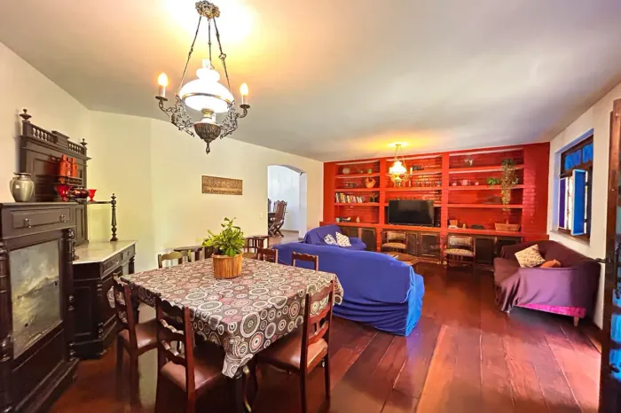 Casa à Venda - Bandeirantes, 3 Quartos, 6950 m2