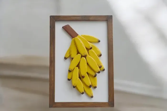 Quadro decorativo cacho de banana 3D ? madeira entalhada