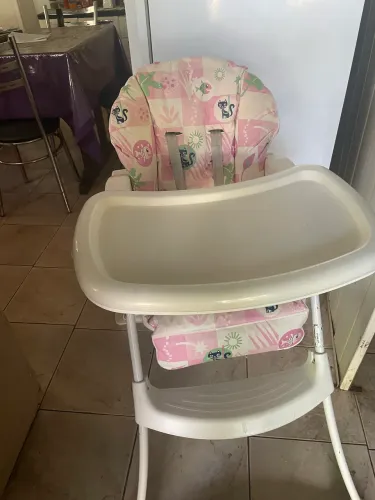 Cadeirinha de alimentação 