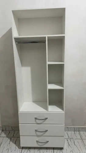 MINI CLÓSET (VENDO POR MOTIVO DE VIAGEM)