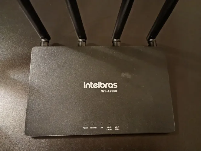 Roteador Wireless Intelbras Wi-force W5-1200F Preto