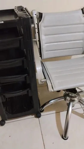 Carrinho auxiliar + cadeira