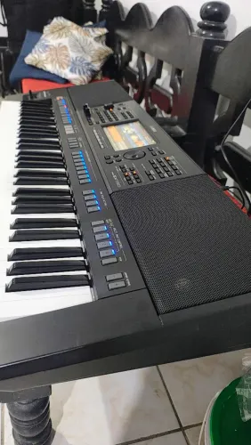 TECLADO YAMAHA SX720