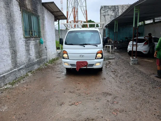 Vendo ou troco hr 2014 em perfeito estado de conservação *08