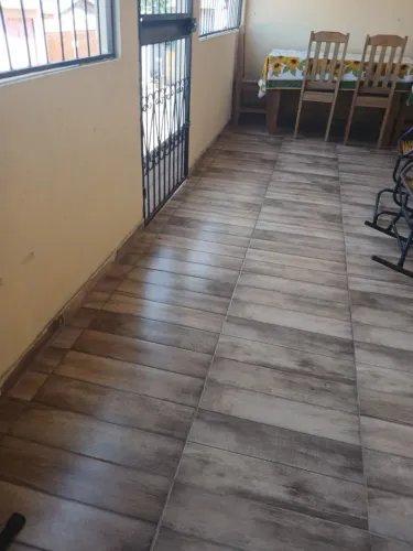 Casa à venda. Localização: sede do município de Presidente Figueiredo.