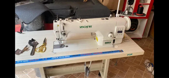 Máquina de costura industrial Zoje