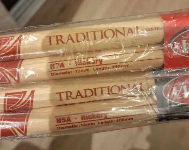 Kit 02 pares de baquetas para bateria TAMA em Hickory (Nogueira) - 5A & 7A