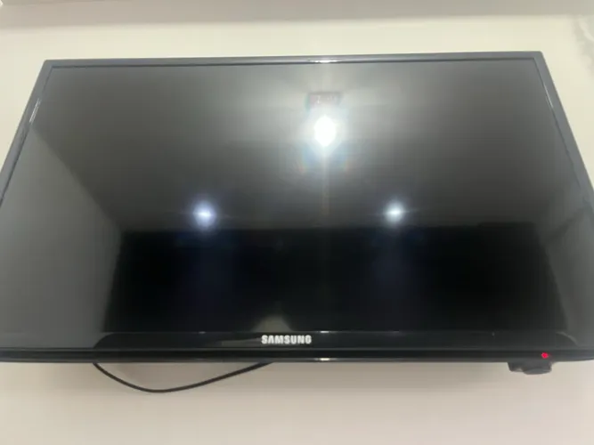 TV Samsung 32" LED - Impecável! + Controle Remoto
