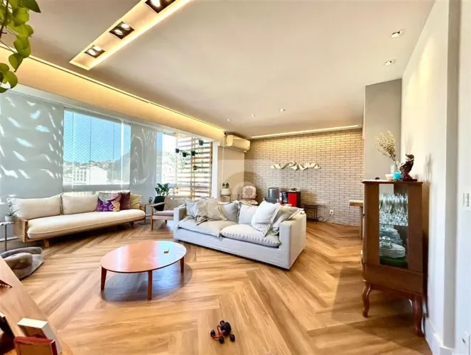 APARTAMENTO DE 3 QUARTOS E VAGA DE GARAGEM , NA TIJUCA. PRÓXIMO AO METRÔ SAENS PENA .