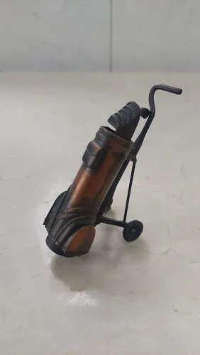 Apontador Metal Bolsa e Taco de Golf Design Decoração