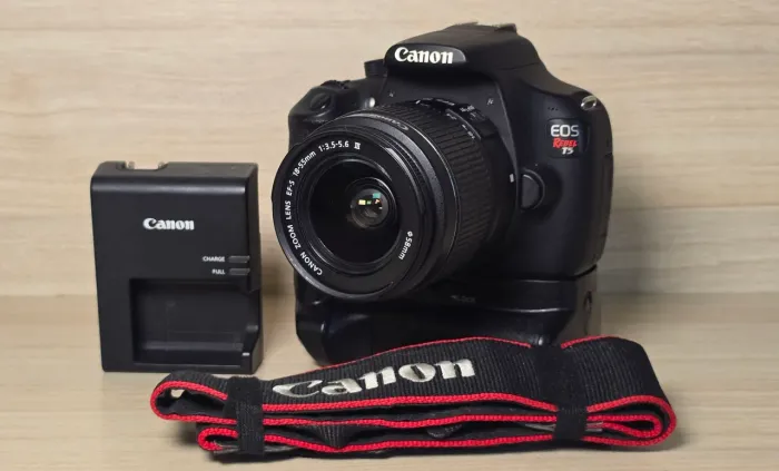 CANON T5 + GRIP + LENTE SUPER NOVA