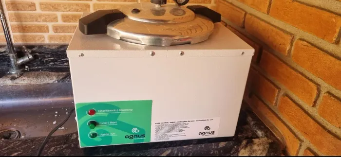 Autoclave caseira,  panela de pressão 