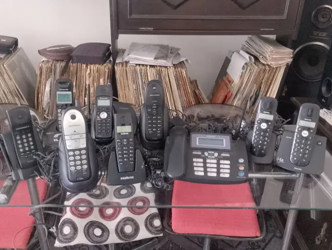 Telefones sem fio funcionando bem preço por unidade  Panasonic está sem bateria 