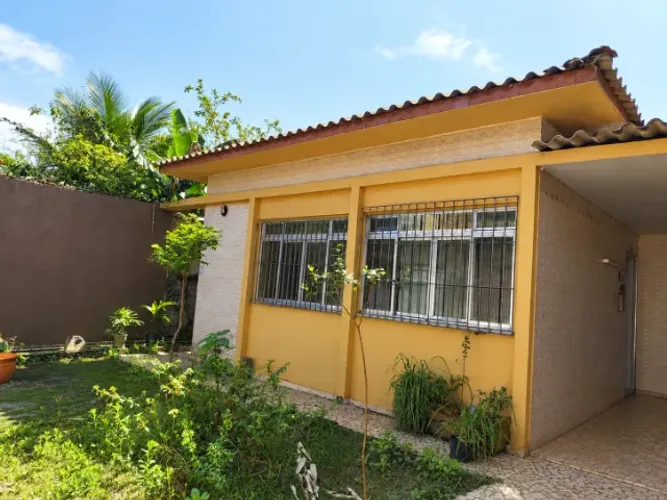 2 casas em são vicente jd guassu c 3 qtos, quintal e a outra casa c 1 qto sl, cz, ba, lavn
