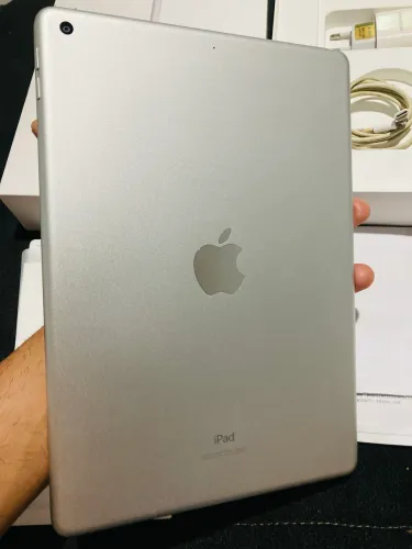 iPad 8ª geração 32gb IOS 18 biometria 