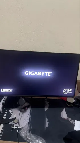 Monitor Gamer Gigabyte 25", FHD, 200Hz e suporte vai junto