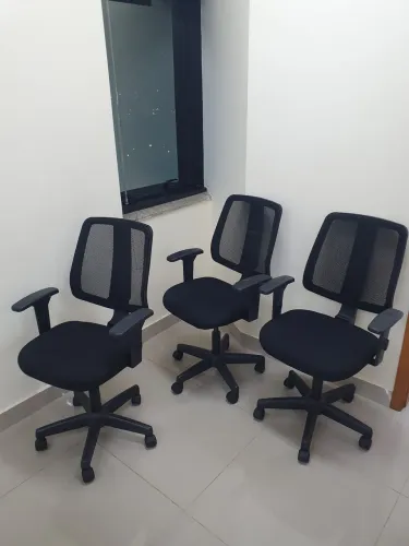 Cadeiras novíssimas para escritório. Marca Cavalletti