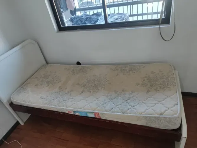 Cama de solteiro com colchão