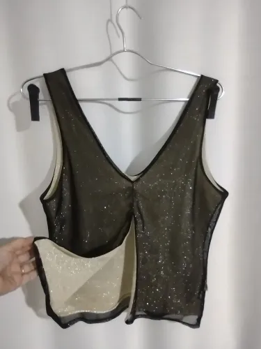 Blusa com fenda na parte posterior dupla face