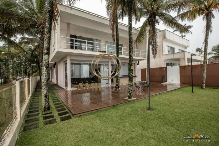 RA AMIL Vende e Aluga casa em Condomínio em Ubatuba