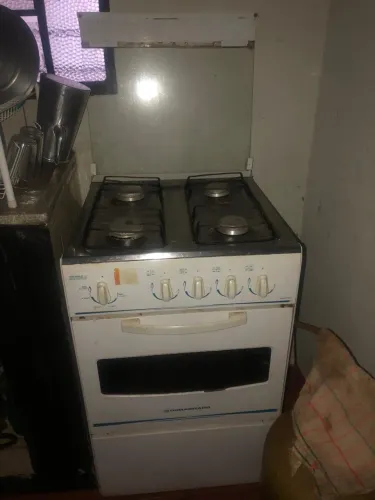 VENDO FOGÃO DAKO USADO 4 BOCAS
