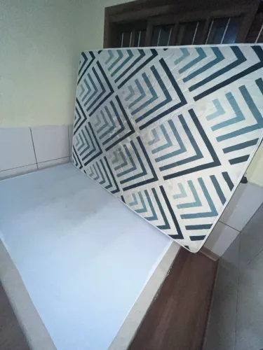 Vendo cama box de casal