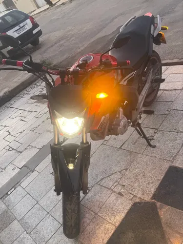 Vende-se essa moto Cb twister