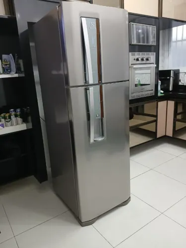 Geladeira eletrolux f42 220 V (parou de gelar)