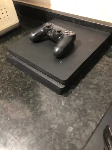 PlayStation 4 slim - queimado
