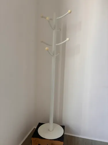 Cabideiro metálico
