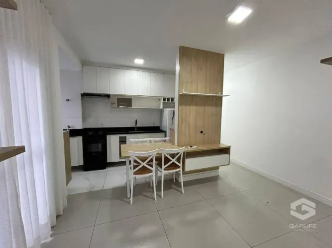Apartamento com 2 dormitórios para alugar, 57 m² por R$ 3.058,48/mês - Condomínio Residenc