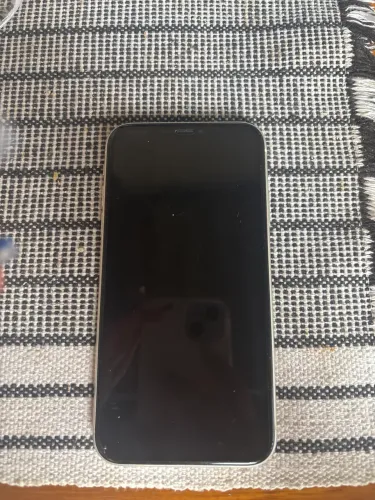 vendo iphone 11, 64gb.