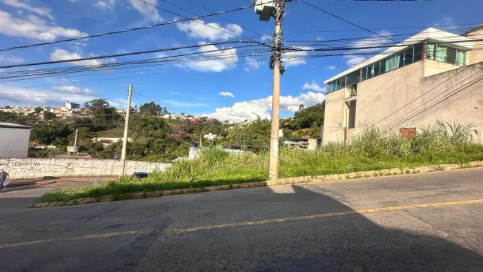 Terreno com 310m², bairro Borboleta, Juiz de Fora, MG.