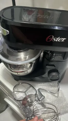 Batedeira planetária OSTER