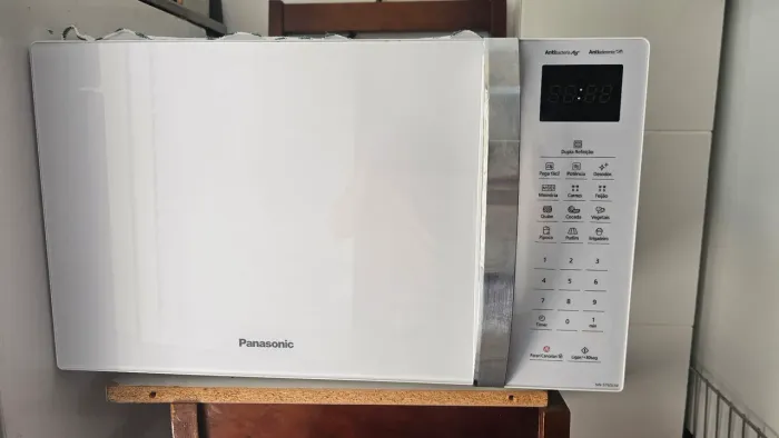 Microondas Panasonic NN-ST65LW