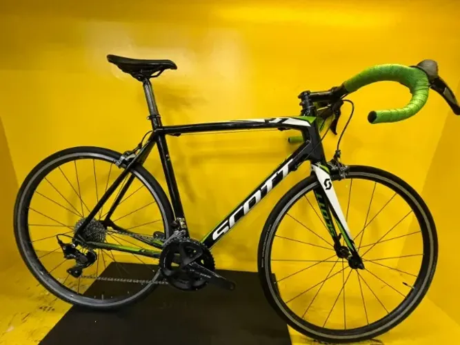 Bicicleta Scott cr1 20 TAM 56 Carbono  Guidão carbono  Grupo shimano 105 11v Canote carbon
