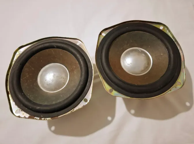 PAR ALTO FALANTES SONY GRX9900 :)