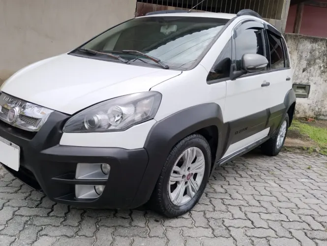 Fiat Idea Adv./ Adv.lock.dualogic 1.8 Flex 5P 2012