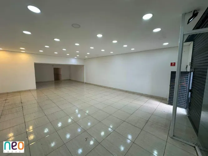 Salão Comercial Espaçoso com Ótima localização e movimentação
