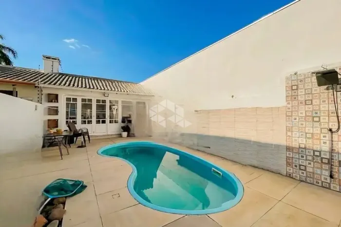 Casa com 3 quartos e piscina e lareira em Ipanema zona sul de Porto Alegre/RS