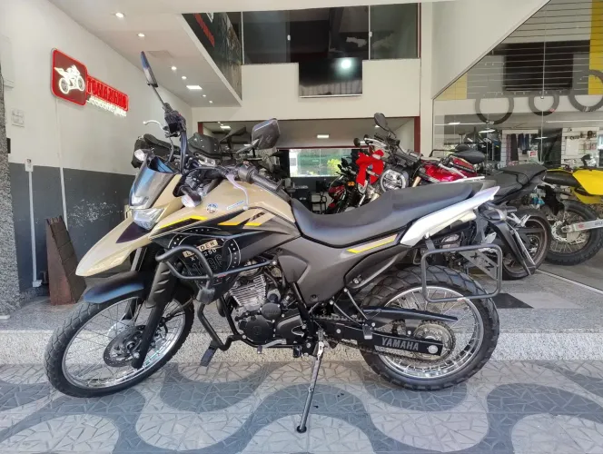 Yamaha/XTZ250 Lander, 2024/2024, troco por moto.