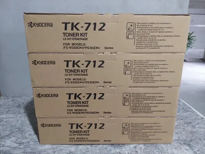 4 Toner Kyocera TK712 Original